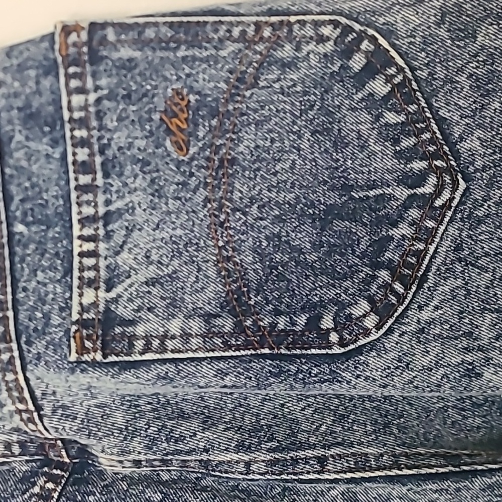 Vintage Chic acid wash dark Mom Jeans. Made in USA - Picture 4 of 7